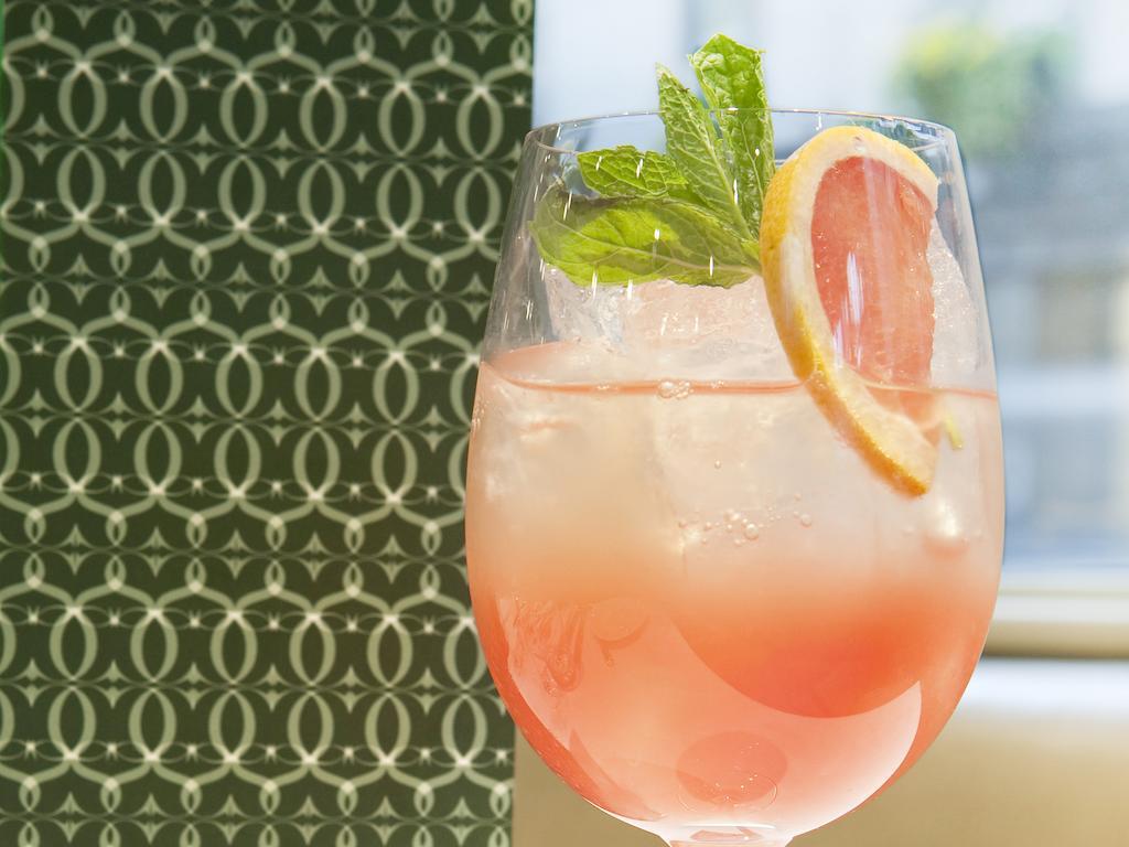 Montcalm Brewery, London City Екстериор снимка A Pink Lady cocktail